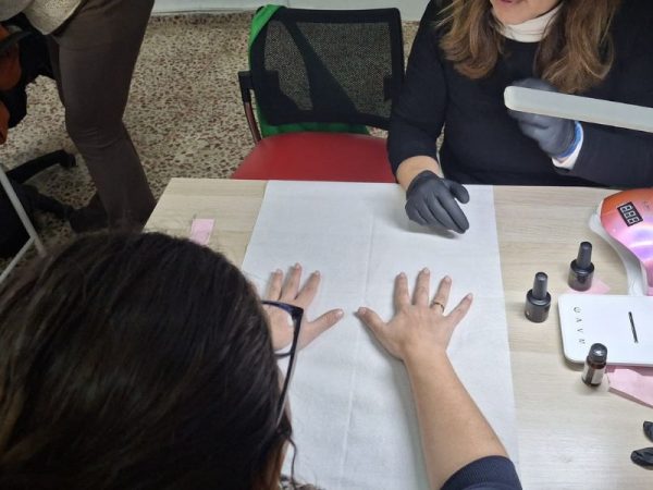 Curso de uñas esculpidas en Alcalá de Guadaíra